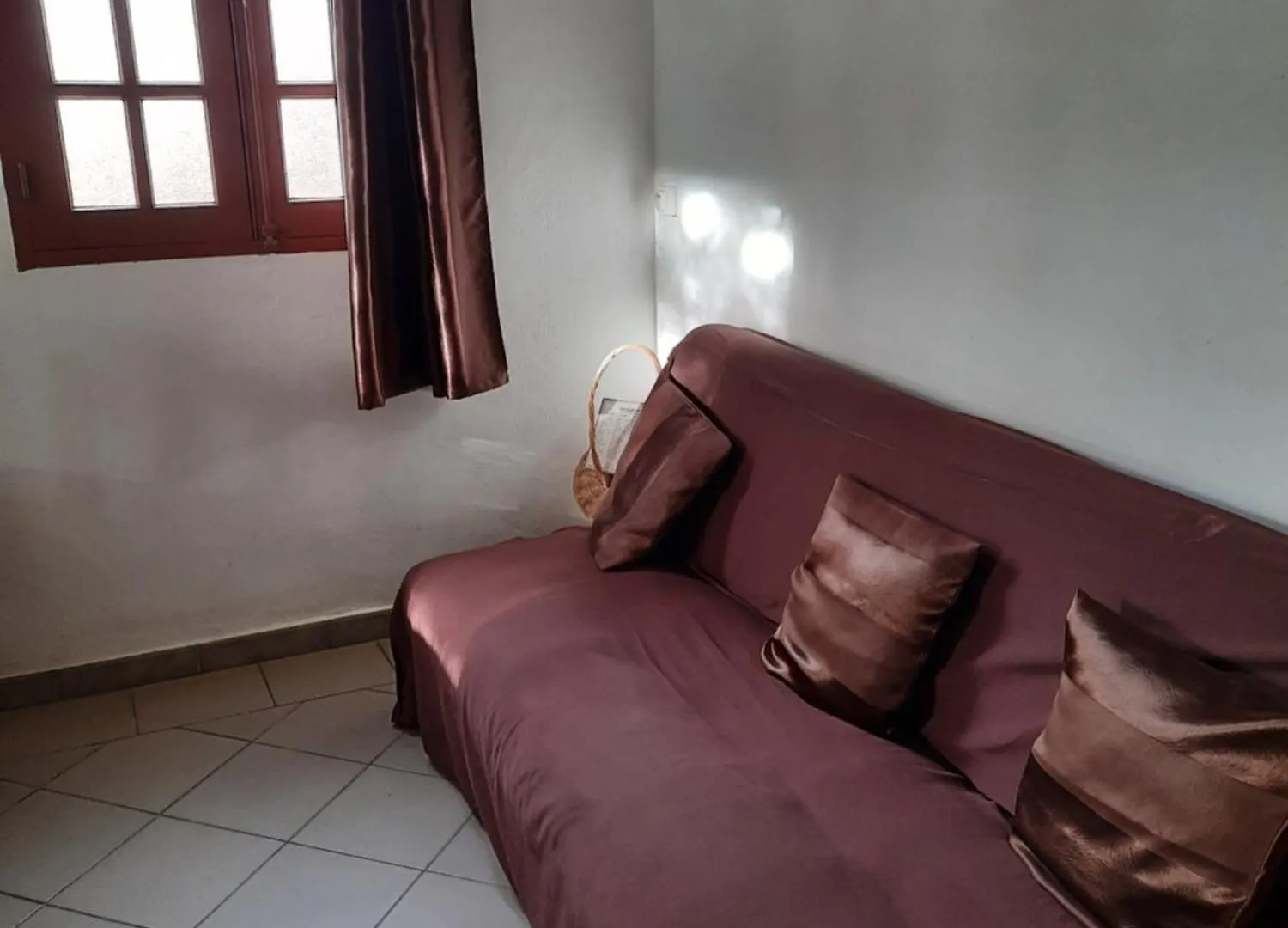 הקונטקטים של Chez Lilise 3